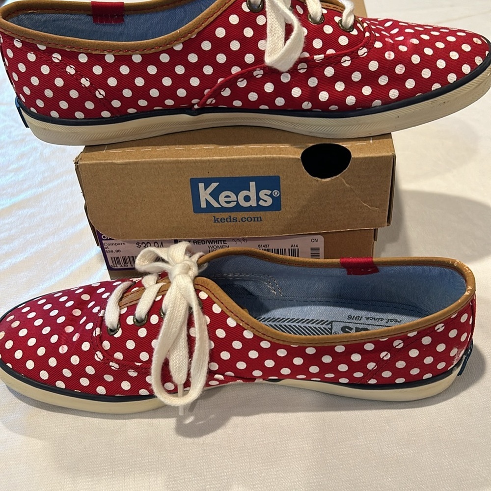 Keds Red and White Polka Dot Shoes Size 6.5 M Excellent Condition - Picture 3 of 9